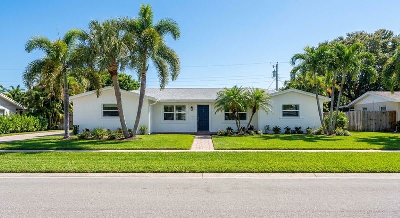 Freshly painted Gainesville FL home after Trini Homes exterior painting