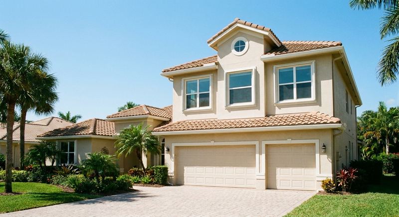 Second story addition above a garage on a Florida home